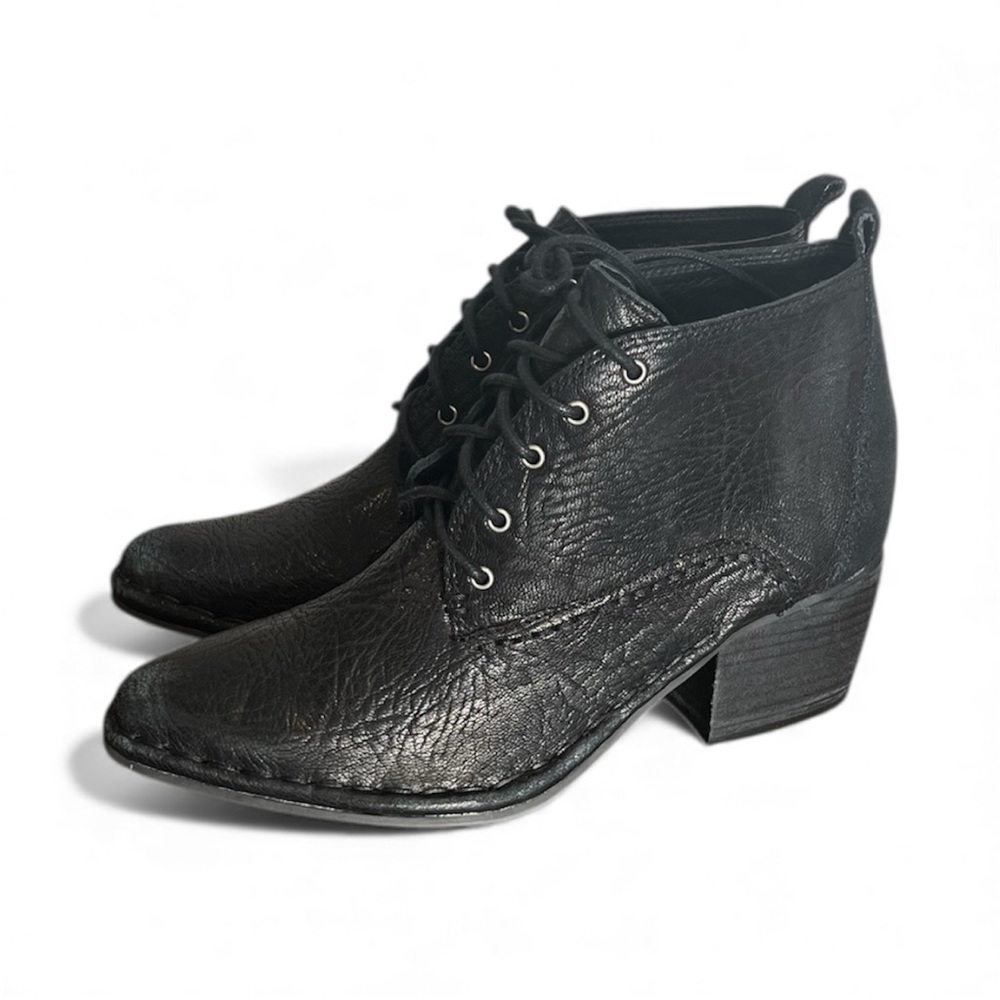 Fanylrobin + Free people  black leather lace up heeled ankle booties size 7